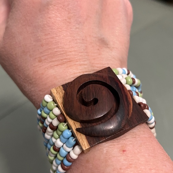 Two bracelets - Picture 2 of 4